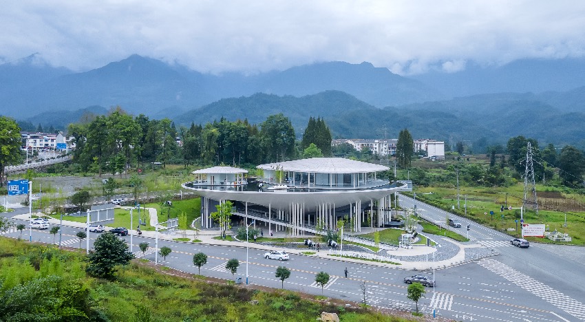 彭州大熊貓國家公園入口展示中心，又稱“臥云臺”。大熊貓國家公園成都管理分局供圖