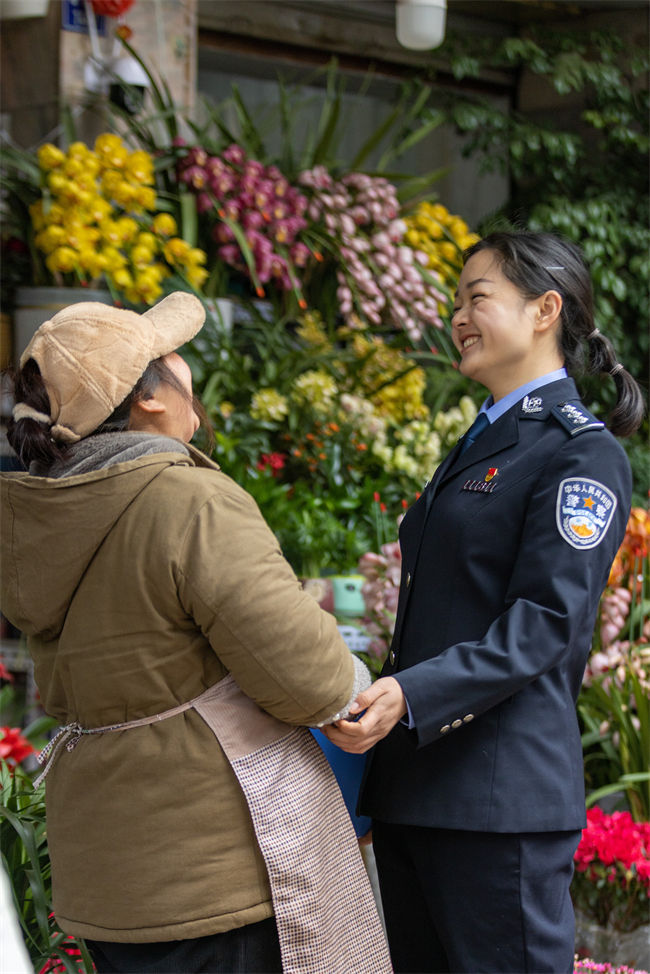 資陽市公安局資溪派出所民警、三級(jí)警長李冬梅。資陽市公安局供圖