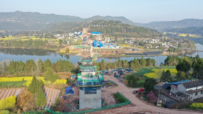 亭子口灌區觀音寺渡槽施工現場。四川省水利廳供圖