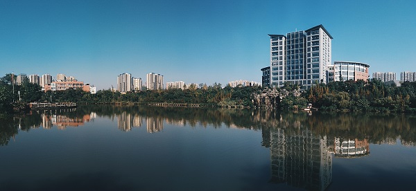 四川師范大學(xué)。