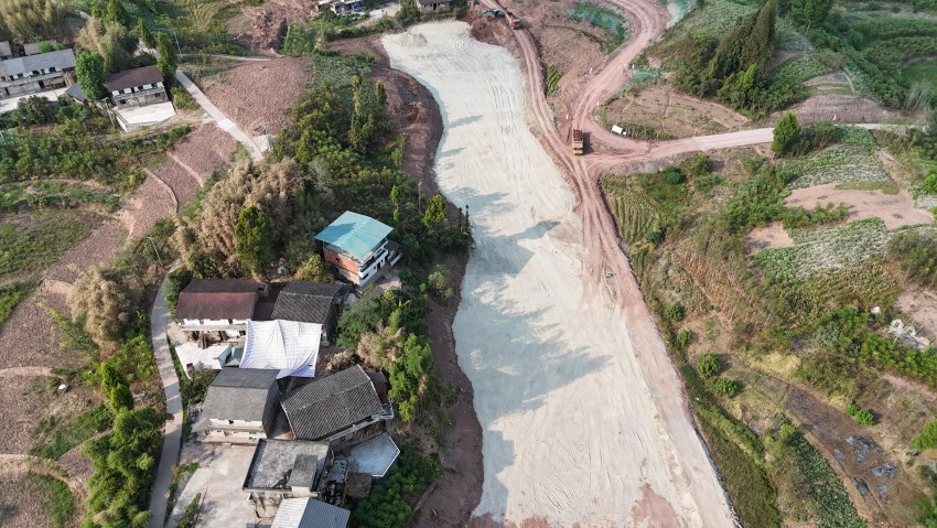 國道210大竹縣石河（達川界）至月華段改建工程項目現場。大竹縣委宣傳部供圖