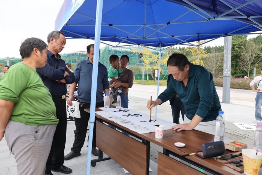 殘疾人技能展示。姚陽攝